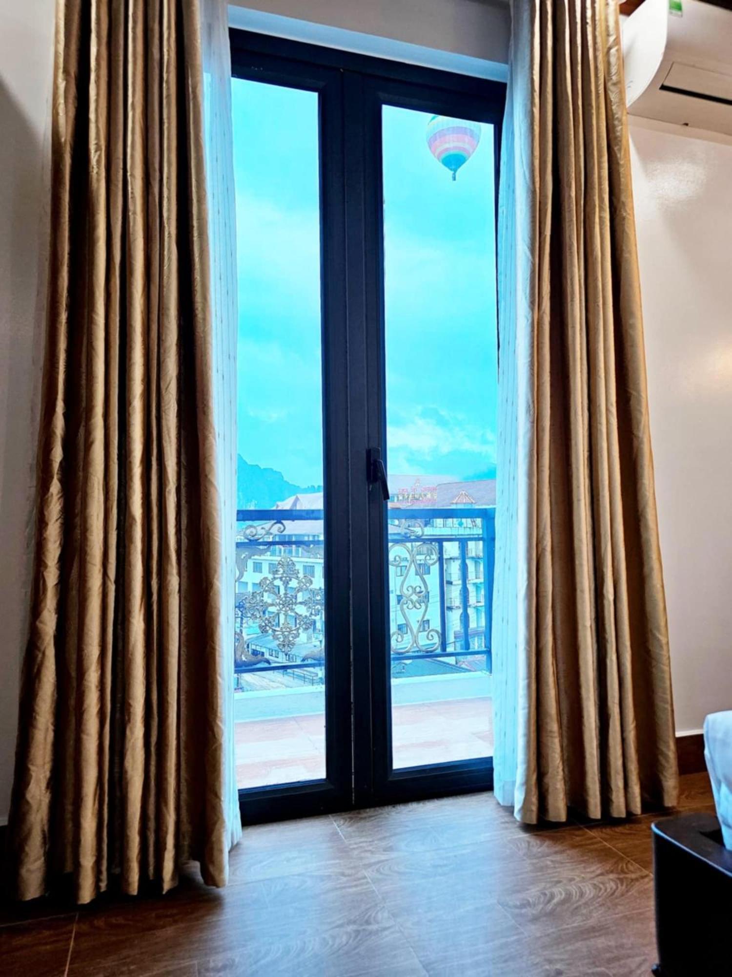Sky Hotel วังเวียง ภายนอก รูปภาพ